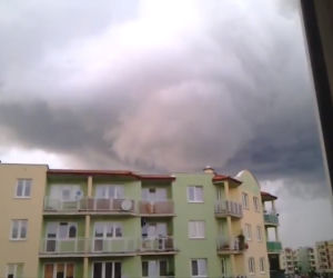 Trąba powietrzna nad Kaliszem 2011