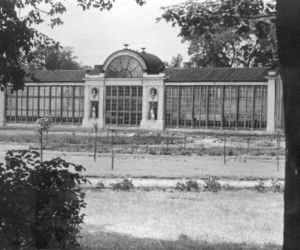 Łazienki, jakich nie znałeś! Poznaj tajemnice królewskiego parku [ARCHIWALNE ZDJĘCIA]