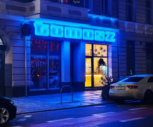 Neon Tomasz na ul. Rayskiego odzyskał dawny blask