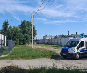Pożar w fabryce dronów wojskowych w Skarżysku-Kamiennej. Policja bada przyczyny, ulica zablokowana