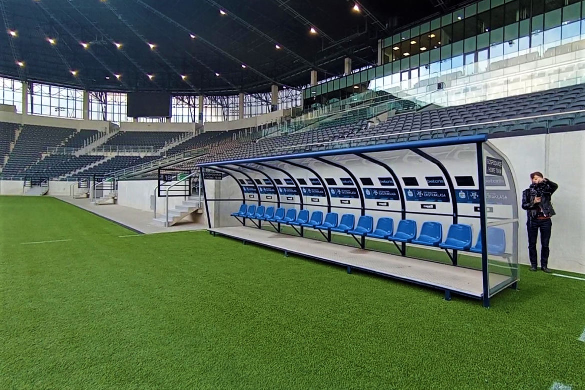 Spacery po nowym szczecińskim stadionie przyciągnęły wielu chętnych