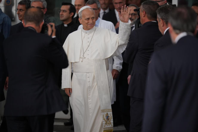 Papież wyszedł ze szpitala! Leon XIV z dobrymi wynikami
