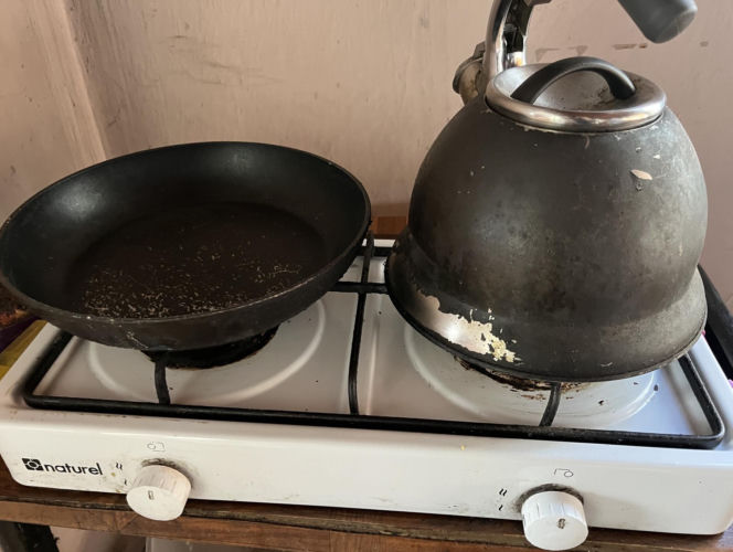 Pan Adam stracił wzrok po śmierci żony. Niespodziewanie zapukali do niego policjanci