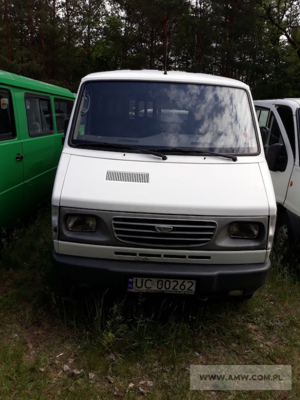 Agencja Mienia Wojskowego wyprzedaje pojazdy
