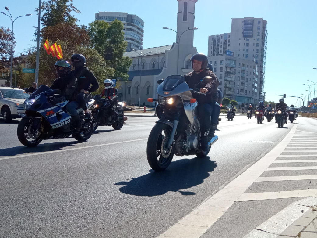 Setki motocyklistów przejechało przez centrum Białegostoku. Zobacz zdjęcia z Wielkiej Parady Motocyklowej [GALERIA]