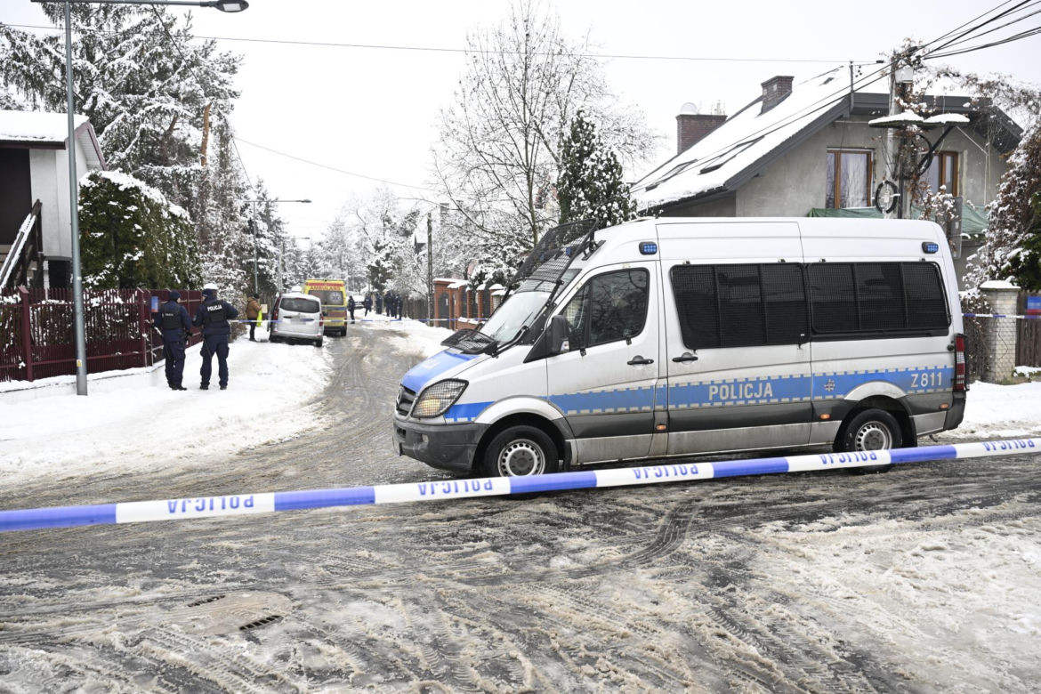 Zwłoki małżeństwa na Targówku. Świadkowie o szturmie antyterrorystów: "W życiu czegoś takiego nie widziałem"