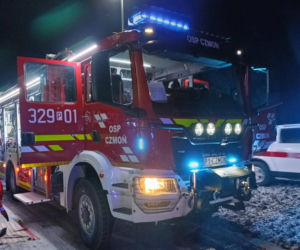 Kobieta i dziecko pod lodem