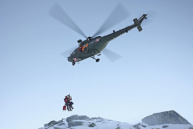 Wojskowy Sokół w Tatrach. Ratownicy TOPR ze wsparciem z Powidza