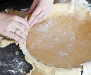 Tarta z warzywami, szynką i serem owczym
