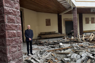 Potężny pożar strawił kościół. Pokruszony beton w miejscu ołtarza, dziura w ścianie w miejscu tabernakulum