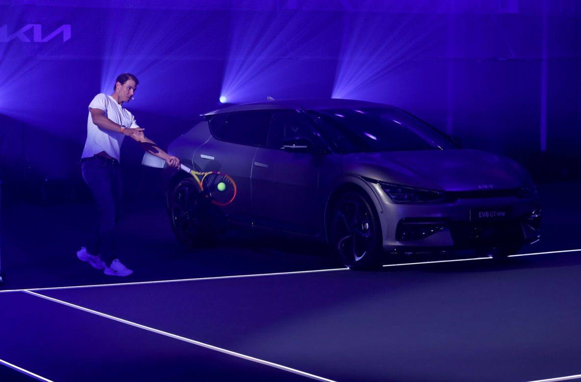 Rafael Nadal i elektryczna Kia EV6