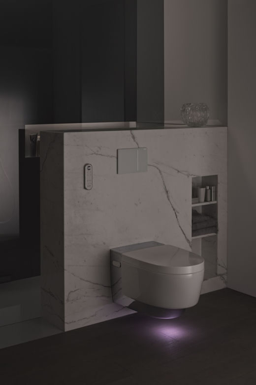 AquaClean Mera ze światełkiem ułatwiającym orientację