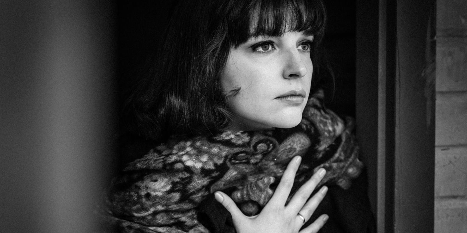 Maria Dębska jako Kalina Jędrusik