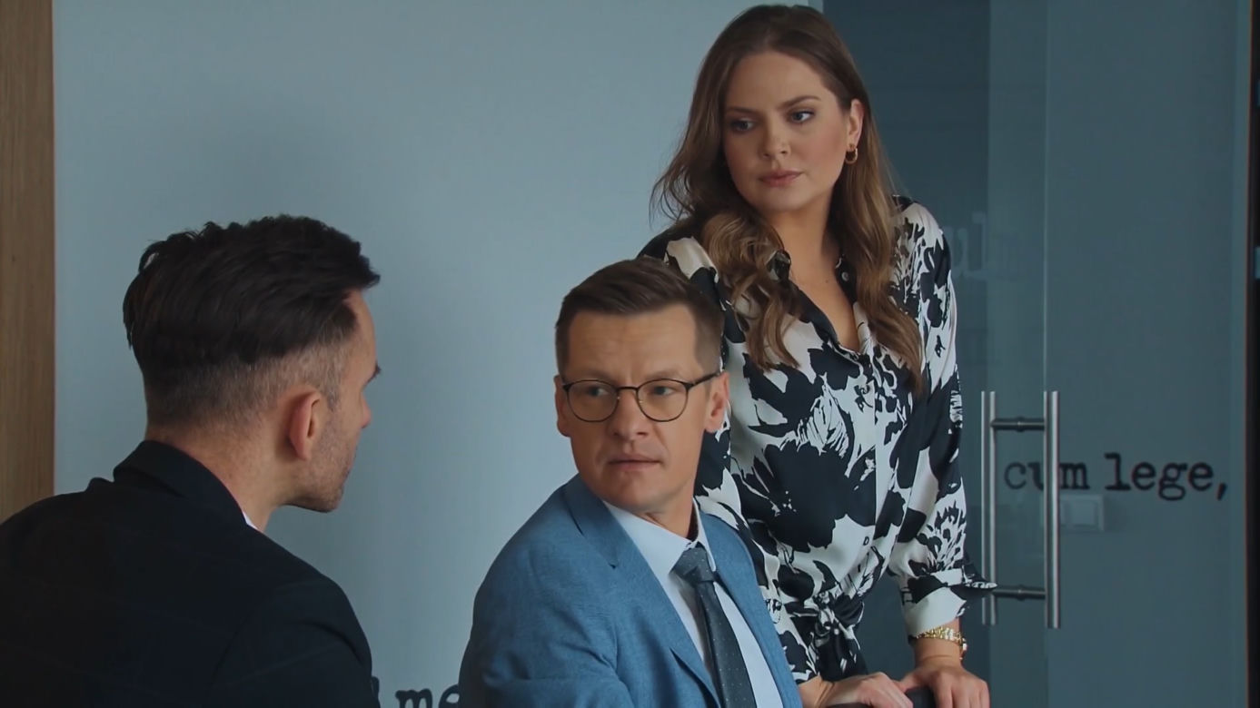 M jak miłość, odc. 1681: Piotrek (Marcin Mroczek), Kamil (Marcin Bosak), Anita (Melania Grzesiewicz)