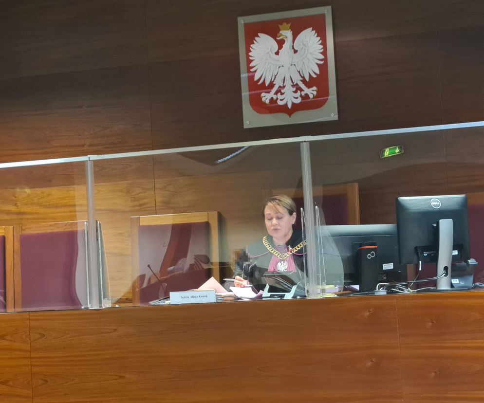 Policjant robił w hipermarkecie zdjęcia miejsc intymnych kobiecie. Zapadł wyrok