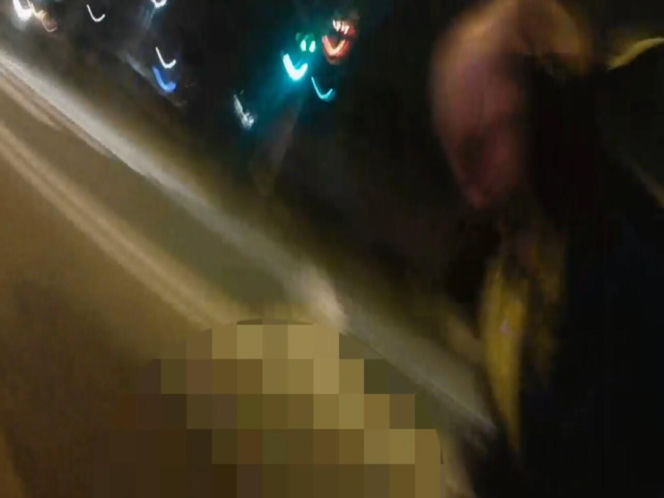 Radom. 26-latka uzbrojona w nóż. Dramatyczna interwencja policji na środku ulicy. Jest nagranie