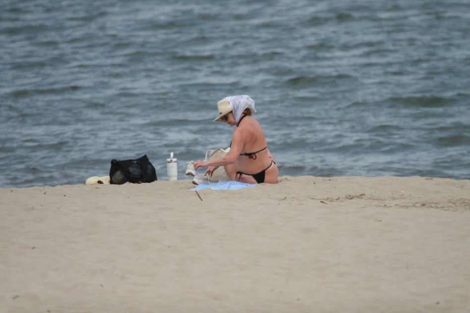 Ewa Skibińska na plaży