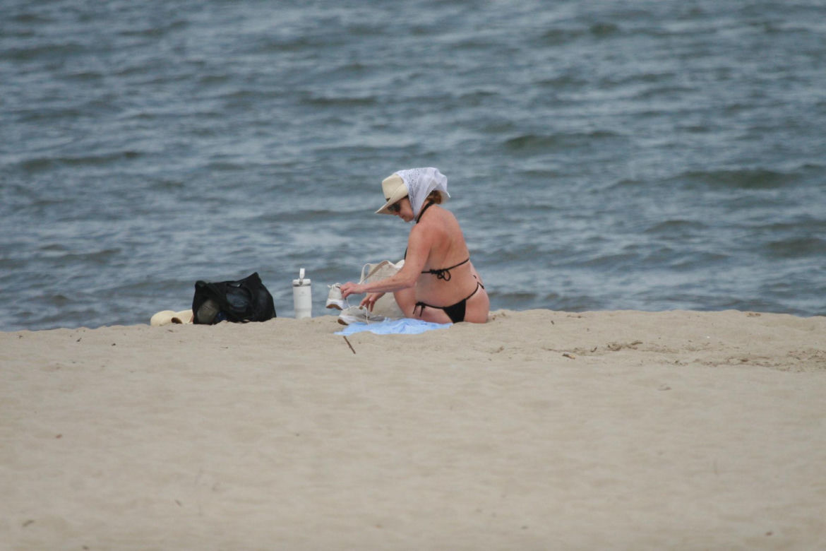 Ewa Skibińska na plaży