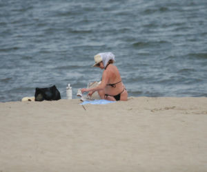 Ewa Skibińska na plaży