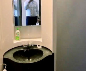 Biedroń chwali unijne toalety