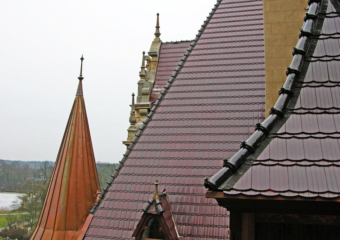 Metamorfoza Zamku w Mosznej. Z sanatorium w bajkowy hotel - tak przez lata zmieniał się jeden z najbardziej czarujących budynków w Polsce