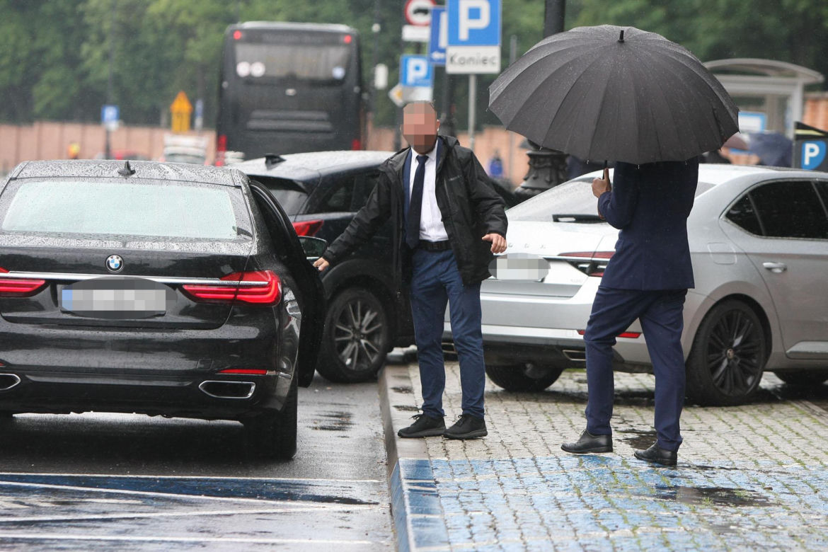 Morawiecki pod ochroną na miesięcznicy 