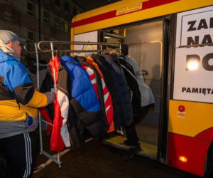 Łodzianie zamarzają w swoich mieszkaniach. „Można korzystać z pomocy” - mówią urzędnicy