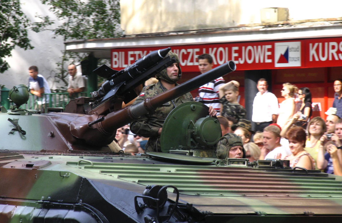 Wielka defilada w Warszawie. To Lech Kaczyński rozpoczął wojskowe pokazy w 2007 roku