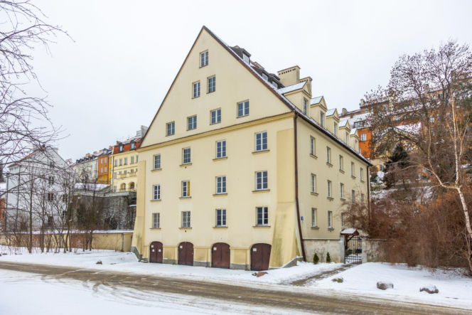 Dom Profesorów na ul. Brzozowej w Warszawie