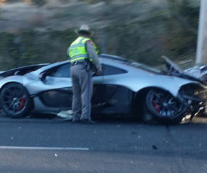 rozbity McLaren P1