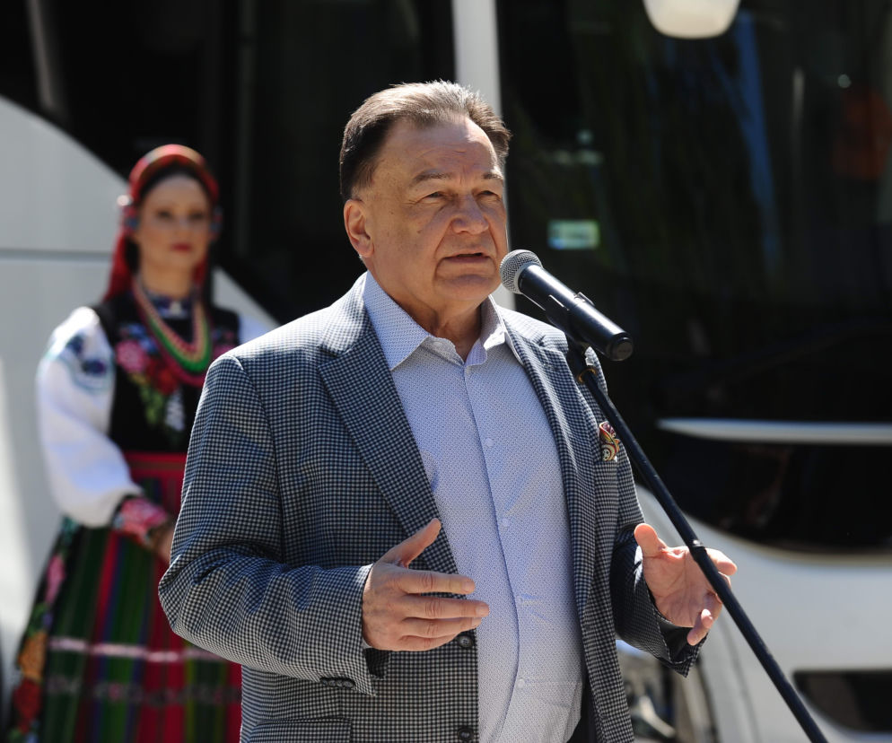 Marszałek  Adam Struzik zapowiada rozmowę z radną Agnieszką Stolarczyk. Chodzi o wpis radnej dotyczący posady dla jej męża 