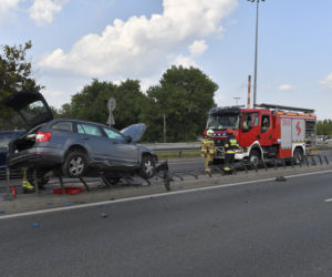 Wypadek Na S8, wjechał na barierki