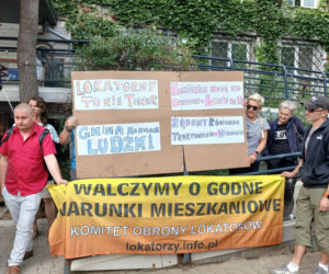 Protest mieszkańców kamienicy przy ul. Środkowej 11