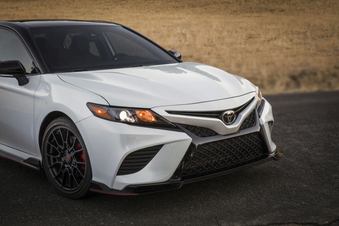 Toyota Camry TRD 3.5 V6 305 KM 8AT