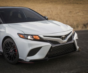 Toyota Camry TRD 3.5 V6 305 KM 8AT