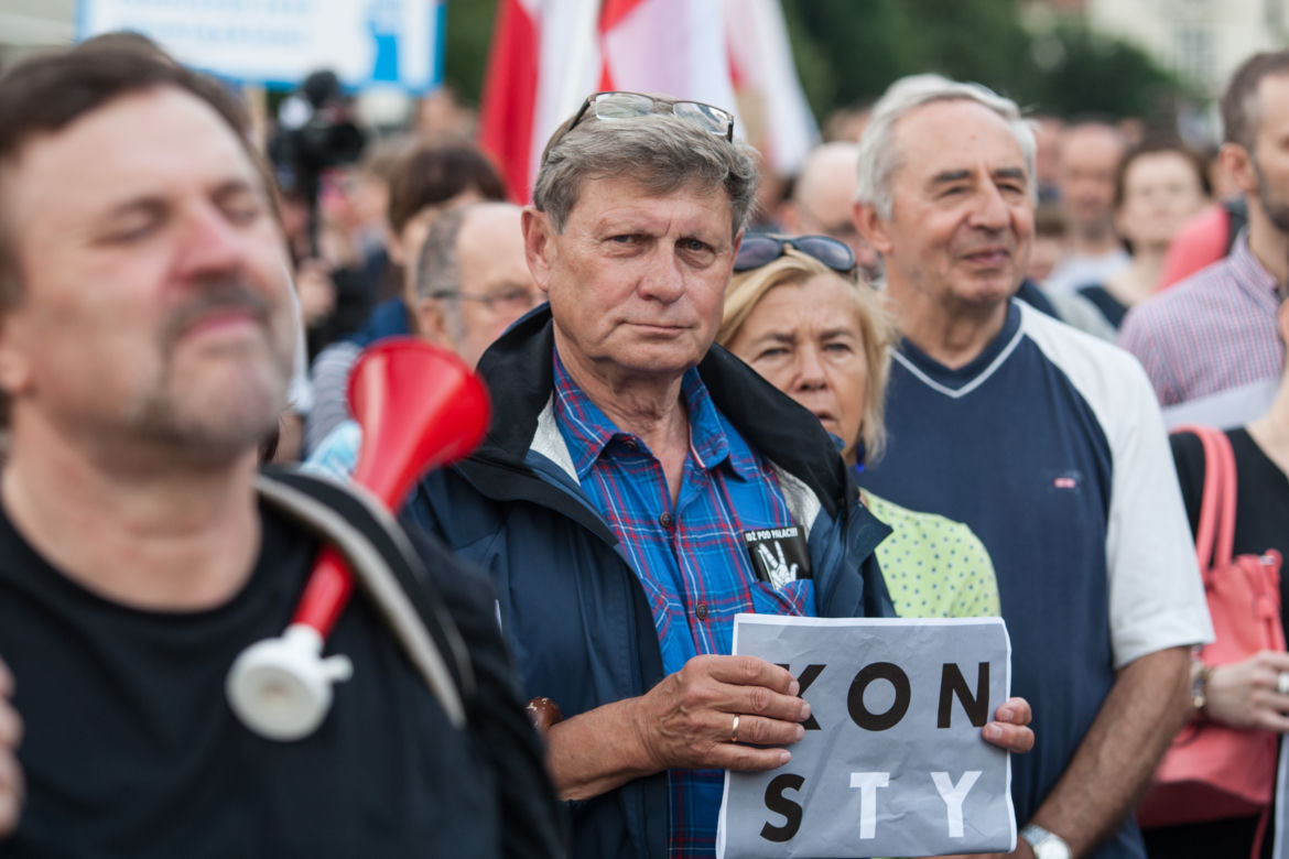 Wojna o sądy. Protesty w Polsce