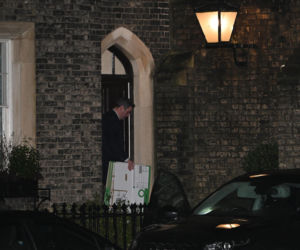 Były ambasador aresztowany, chodzi o Epsteina. Kim jest Mandelson?