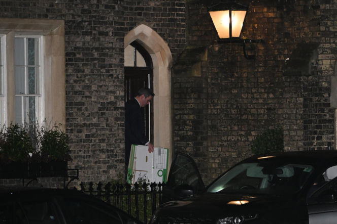 Były ambasador aresztowany, chodzi o Epsteina. Kim jest Mandelson?