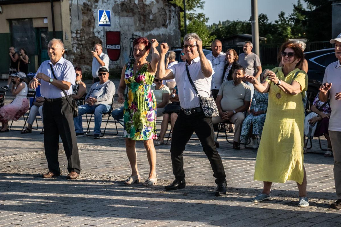 Starachowice i Międzypokoleniowa Potańcówka – Hit sezonu, który pokochali wszyscy
