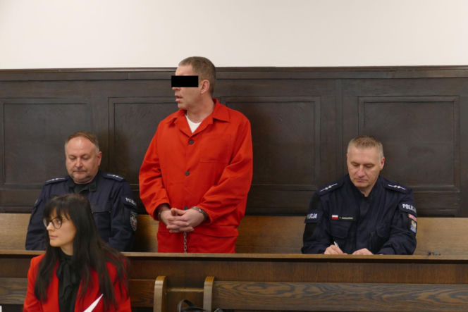 Ostrzelał braci i próbował zabić nożem znajomego. „Nie wiem, czy nim go uderzyłem”