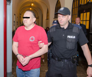 PODCIĄŁ JEJ GARDŁO NOŻYCZKAMI, BO GO NIE CHCIALA.