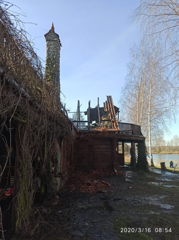 Drewniany dworek w Leżachowie spłonął doszczętnie (GALERIA)