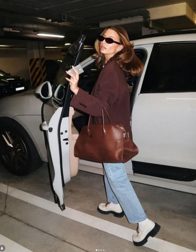 Julia Wieniawa chwali się torbą za 140 tys.zł