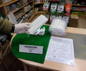 Maseczkowy obłęd na bazarach