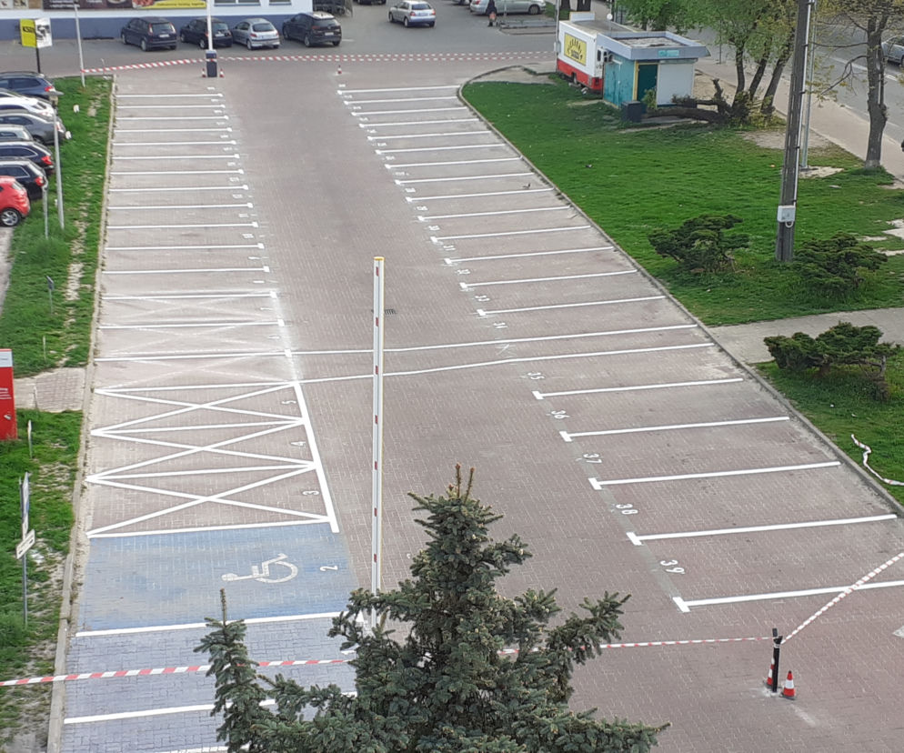 W Starachowicach strefa płatnego parkowania na Strefie. Parking tylko dla najemców biurowca