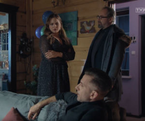 M jak miłość, odcinek 1656: Anita (Melania Grzesiewicz), Kamil (Marcin Bosak), Werner (Jacek Kopczyński)