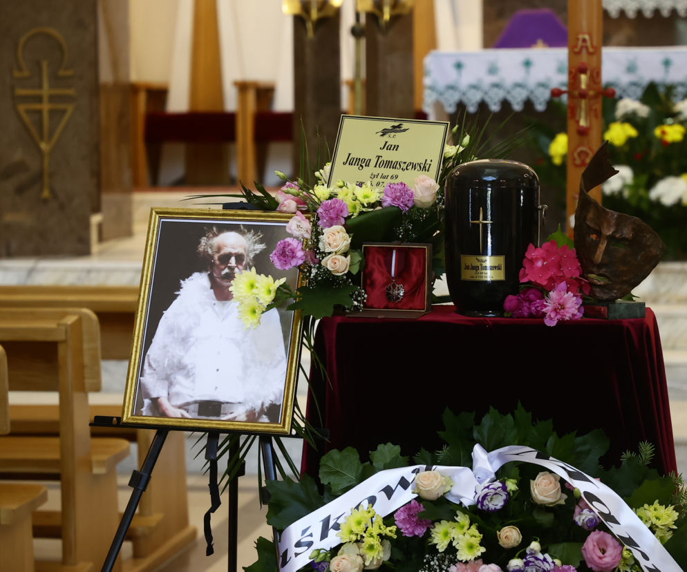 Warszawa pożegnała aktora, muzyka i wędkarza. Pogrzeb Jana Jangi Tomaszewskiego
