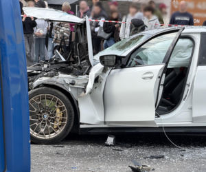 Wypadek w Markach. Autobus zderzył się z osobówką. Jest wielu rannych!