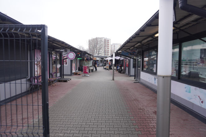 Dziś tak wygląda miejsce po dawnym Uniwersamie Grochów