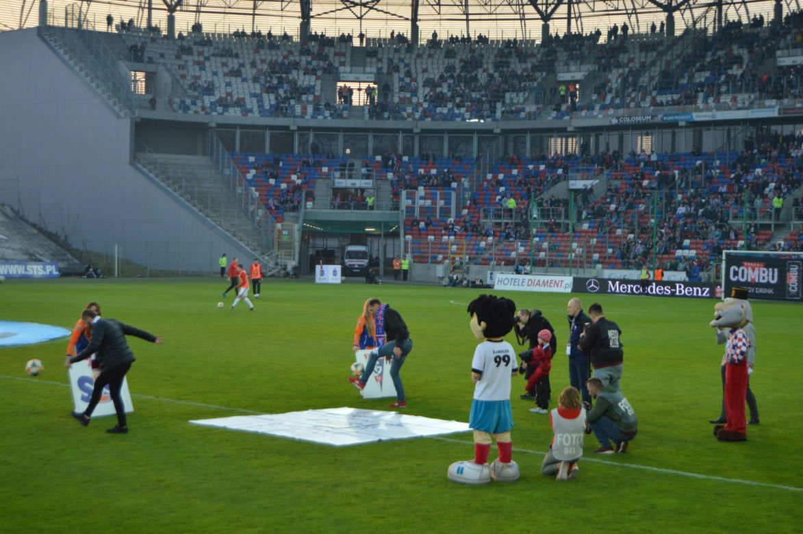 Górnik Zabrze - Legia Warszawa 1:2. Niewykorzystane sytuacje się mszczą [ZDJĘCIA KIBICÓW]